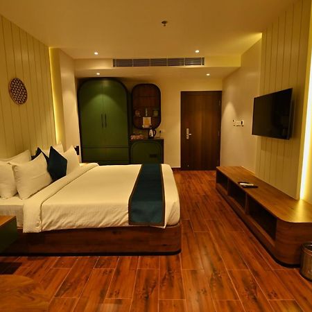 The Convoy Hotel Dibrugarh Exterior foto